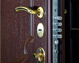 Замена замка на металлической двери Legran в Краснообске