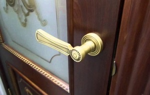 Установка дверной ручки в Краснообске